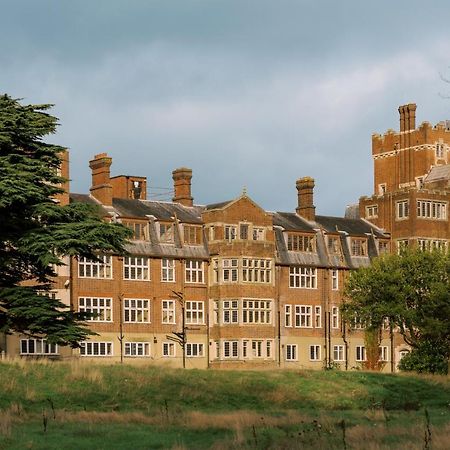 Birch Selsdon Hotel Croydon Bagian luar foto