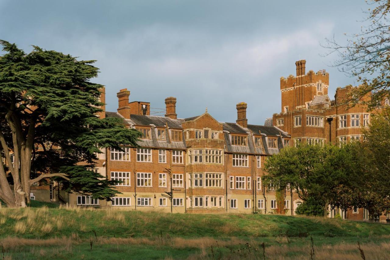 Birch Selsdon Hotel Croydon Bagian luar foto