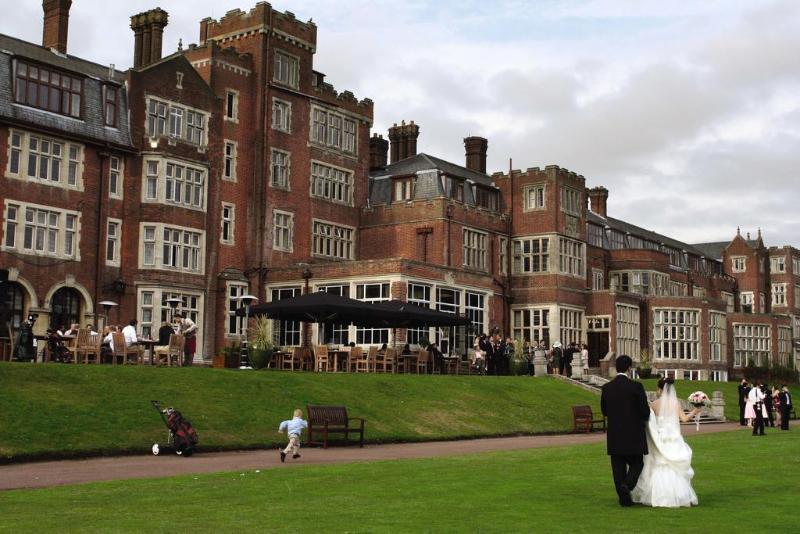Birch Selsdon Hotel Croydon Bagian luar foto